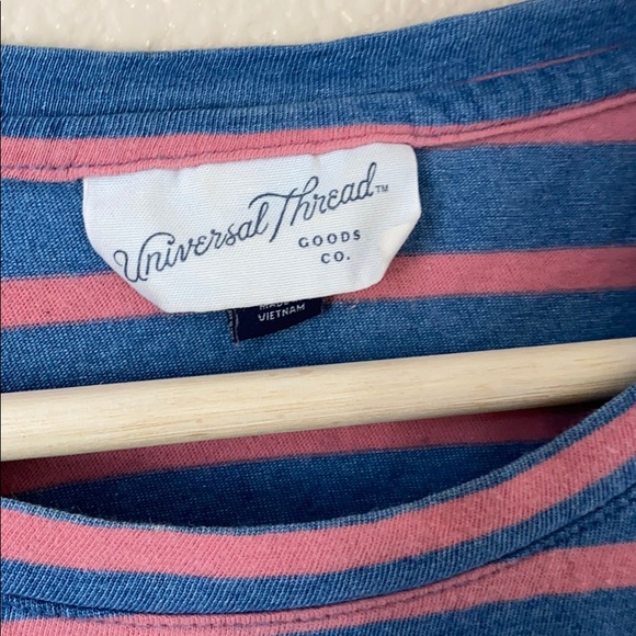 Universal Thread Striped Tee - Picture 3 of 4